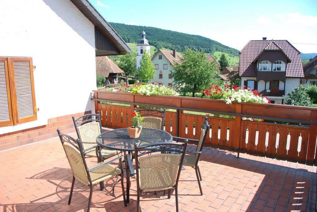 Landhotel Gasthaus Zum Pflug Zell am Harmersbach Bagian luar foto